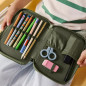 Maxi trousse à crayons pliante Madelon PETIT PICOTIN, vert olive, personnalisable