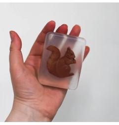 Savon artisanal LUDISOAP, figurine Ecureuil