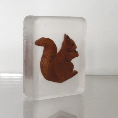 Savon artisanal LUDISOAP, figurine Ecureuil