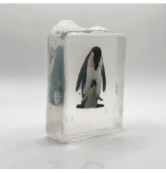 Savon artisanal LUDISOAP, figurines Bébé et Maman Pingouins