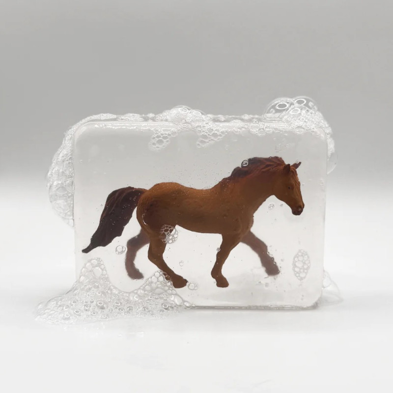 Savon artisanal LUDISOAP, figurine Cheval Marron Savon artisanal LUDISOAP, figurine Cheval Marron