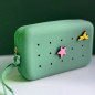 Maxi trousse Verte PETIKIDS, personnalisable avec charms Maxi trousse Verte PETIKIDS, personnalisable avec charms