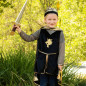Tenue de Chevalier Or GREAT PRETENDERS avec tunique, cape et couronne Tenue de Chevalier Or GREAT PRETENDERS avec tunique, cape et couronne