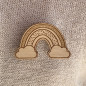 Pin's en bois Arc en Ciel LES PETITES HIRONDELLES