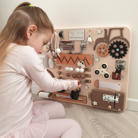 Busyboard table d'activités sensorielles Montessori BABYMANIA
