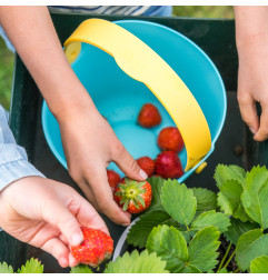 Seau de plage et tamis Bucki QUUT, Bleu banane