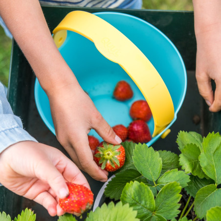Seau de plage et tamis Bucki QUUT, Bleu banane
