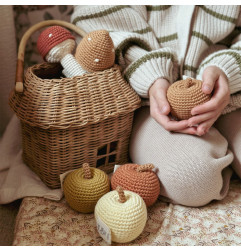 Lot de 2 hochets Pommes en crochet PATTI OSLO, Caramel et Terracotta