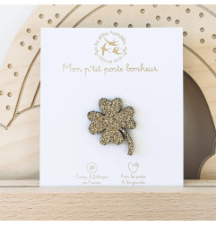 Pin's Trèfle LES PETITES HIRONDELLES, doré